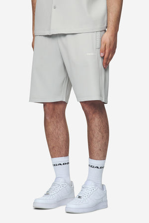 Pegador Troy Plissee Shorts Pearl Grey Hauptansicht aus der Next Wave Kollektion für Herren