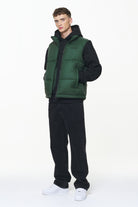 Pegador Landin Puffer Vest British Green Ganzkörper Bild aus der PEGADOR® Outerwear 23 Kollektion für Herren