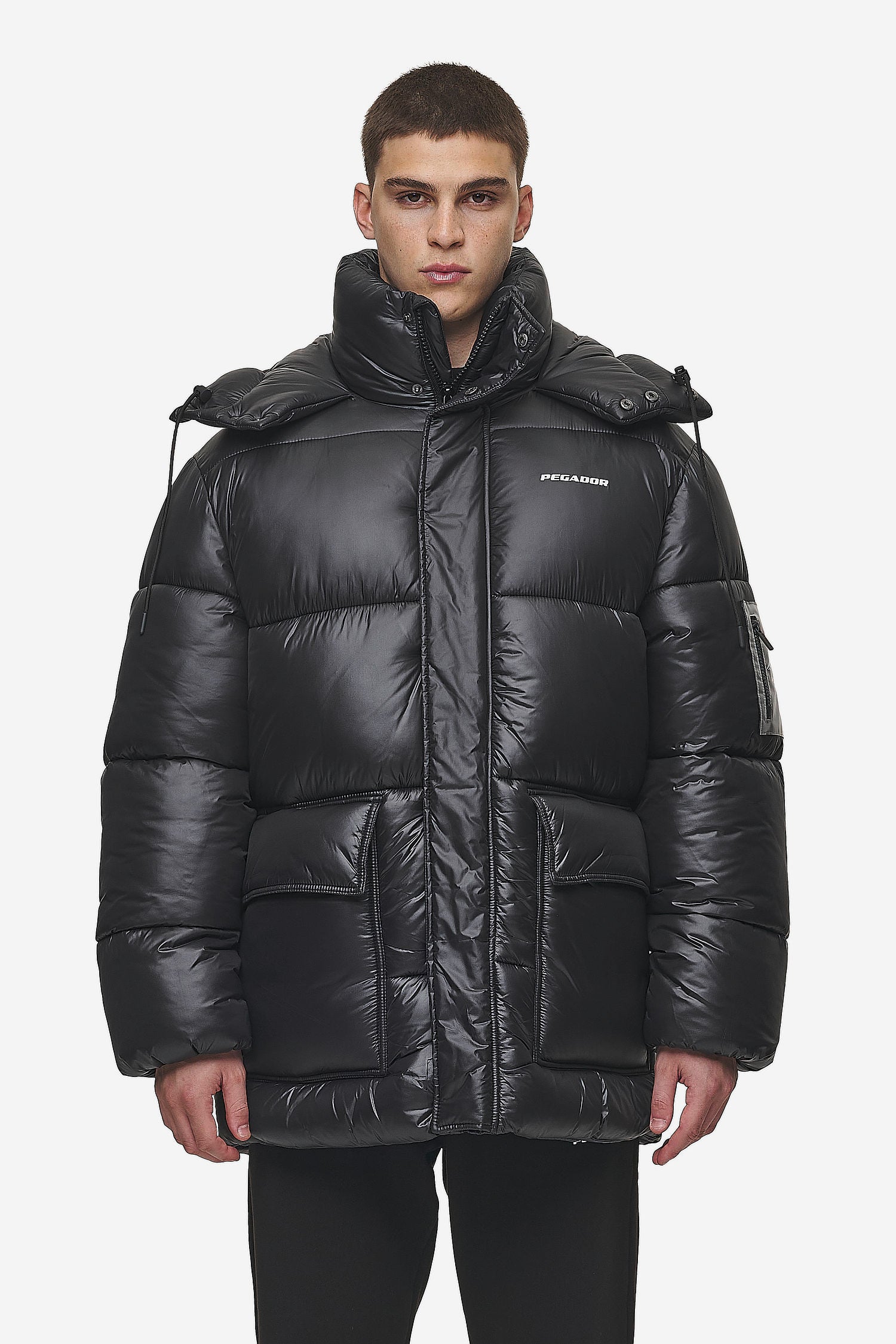 Pegador Conell Puffer Parka Black Seitenansicht aus der PEGADOR® Outerwear 24 Kollektion für Herren