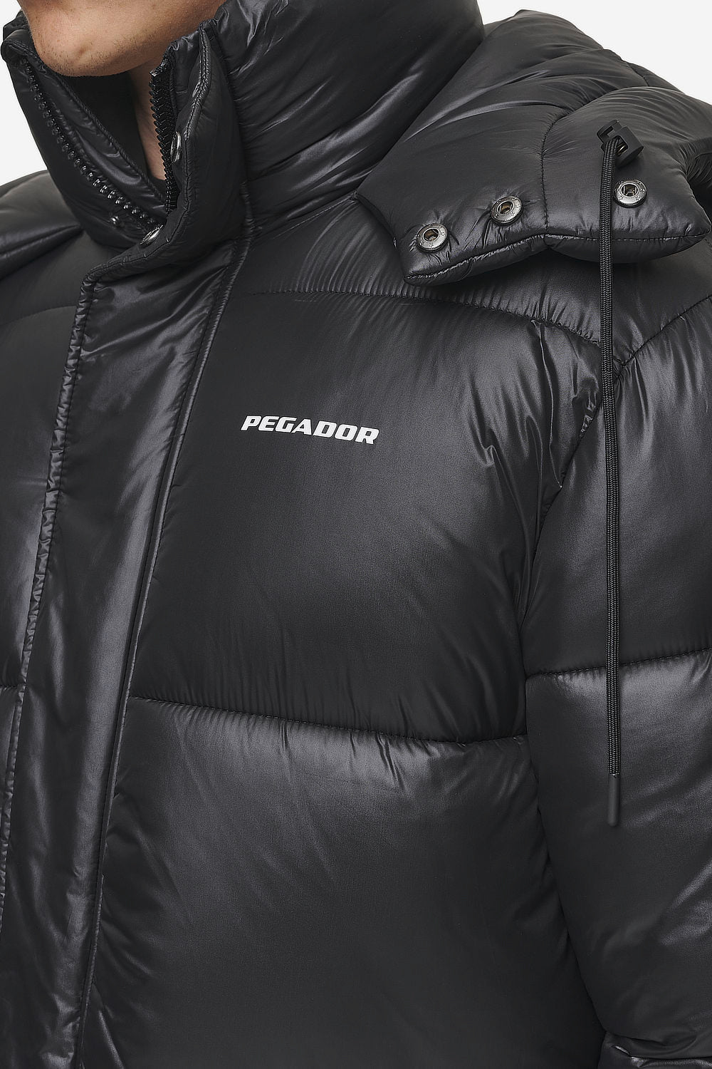 Pegador Conell Puffer Parka Black Detailshot aus der PEGADOR® Outerwear 24 Kollektion für Herren