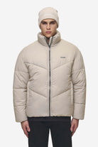 Pegador Anando Puffer Jacket Beige Hauptansicht aus der PEGADOR® Outerwear 24 Kollektion für Herren