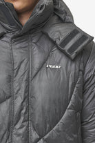 Pegador Henry Vintage Oversized Puffer Jacket Anthracite Detailshot aus der PEGADOR® Outerwear 24 Kollektion für Herren