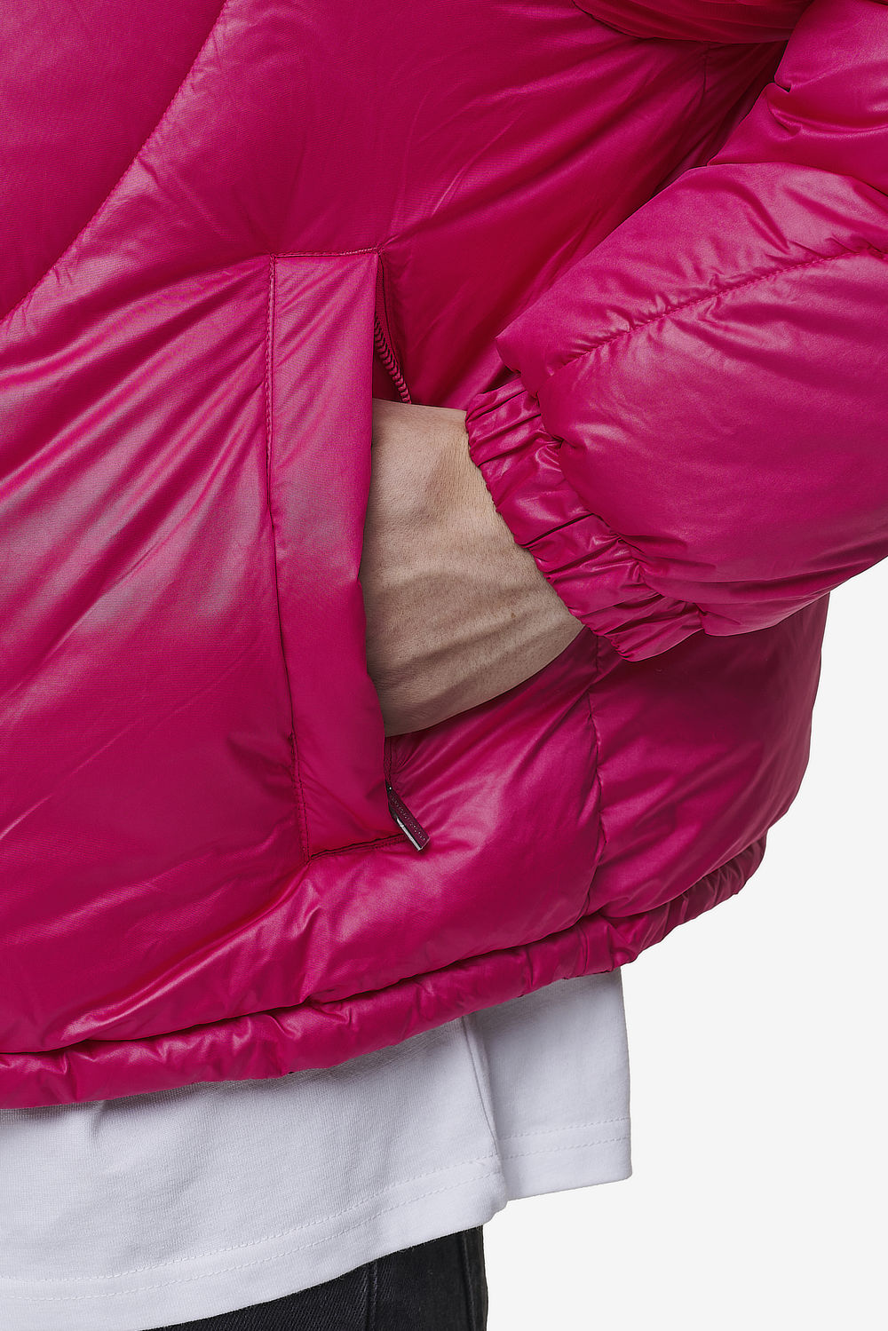 Pegador Henry Vintage Oversized Puffer Jacket Virtual Pink Detailshot aus der PEGADOR® Outerwear 24 Kollektion für Herren