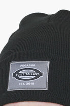 Pegador Renon Beanie Black Gegenansicht aus der Built to Last Kollektion für Herren