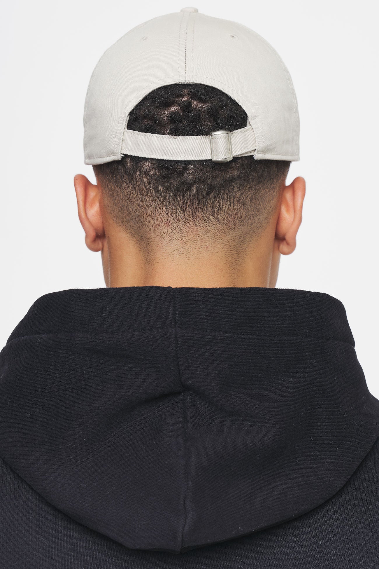 Pegador Torrance Destroyed Cap Sand Seitenansicht aus der Ahead of Time Kollektion für Herren