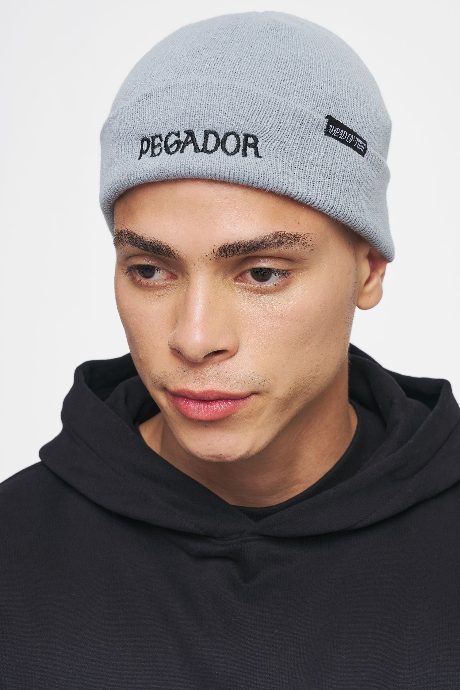 Pegador Glendale Fisherman Beanie Light Grey Black Hauptansicht aus der Ahead of Time Kollektion für Herren
