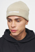 Pegador Logo Beanie Sand White Hauptansicht aus der Ahead of Time Kollektion für Herren