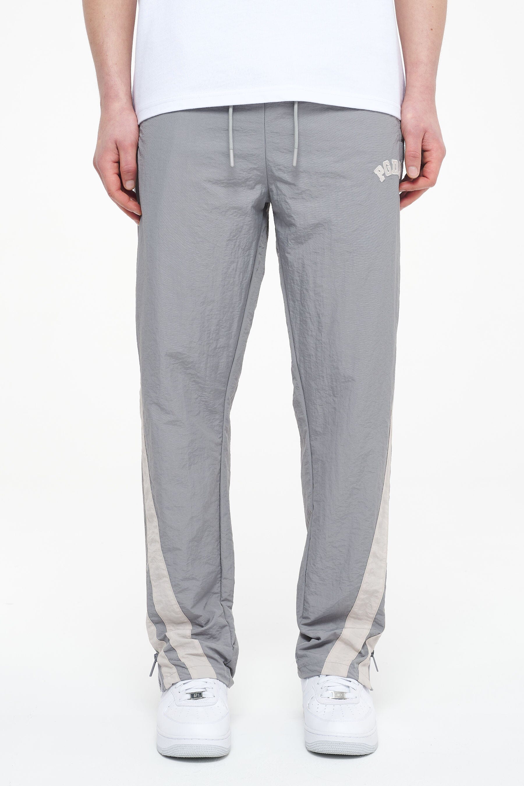 Pegador Ascot Track Pants Dusk Grey Angels Cream Hauptansicht aus der Trust The Process Kollektion für Herren