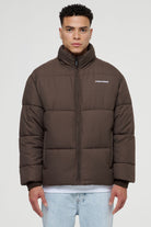 Pegador Solin Puffer Jacket Brown Seitenansicht aus der PEGADOR® Outerwear 22 Kollektion für Herren