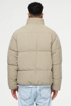 Pegador Sundre Cord Puffer Jacket Sand Detailshot aus der PEGADOR® Outerwear 22 Kollektion für Herren