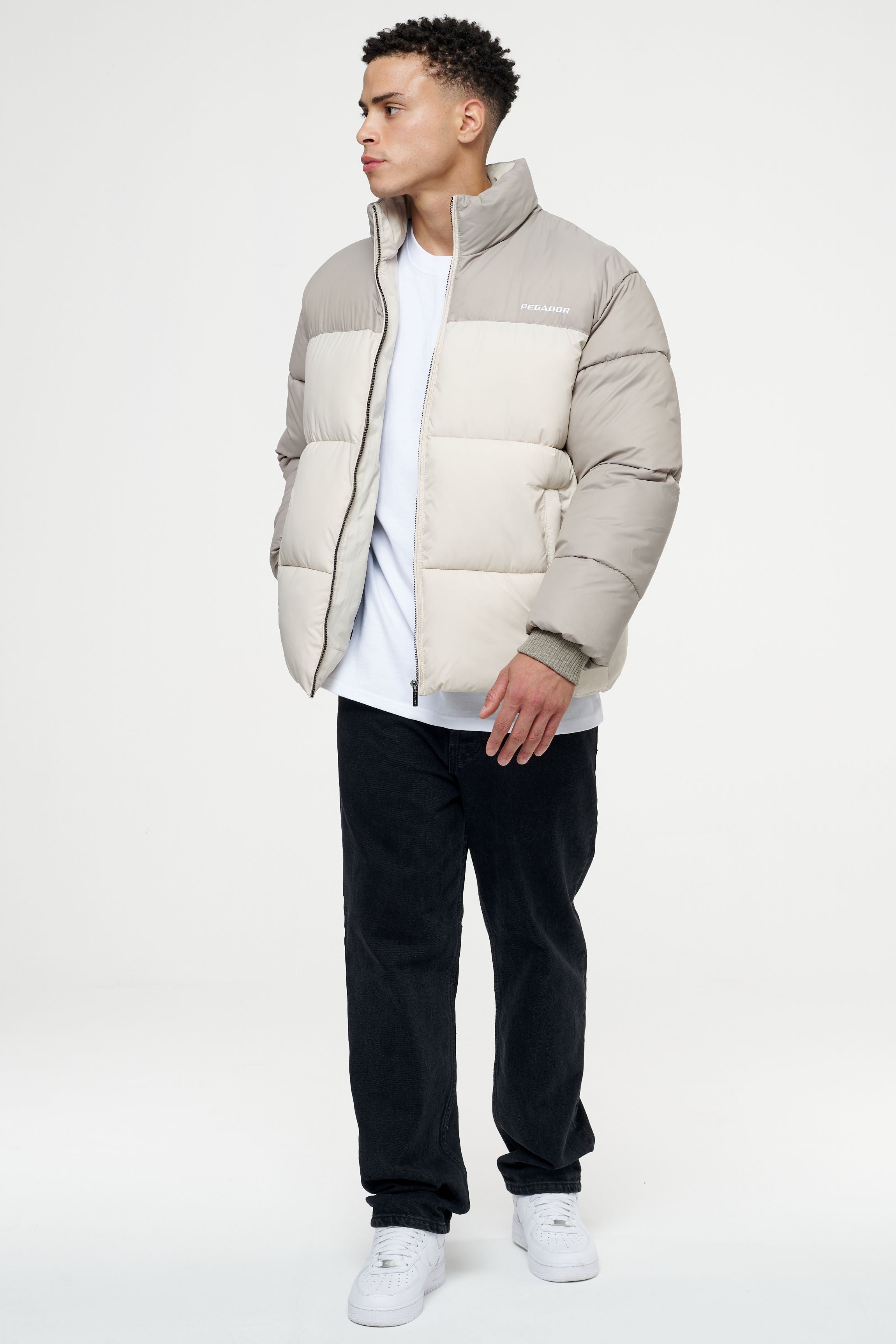 Pegador Marrero Patchwork Puffer Jacket Cream Earth Ganzkörper Bild aus der PEGADOR® Outerwear 22 Kollektion für Herren