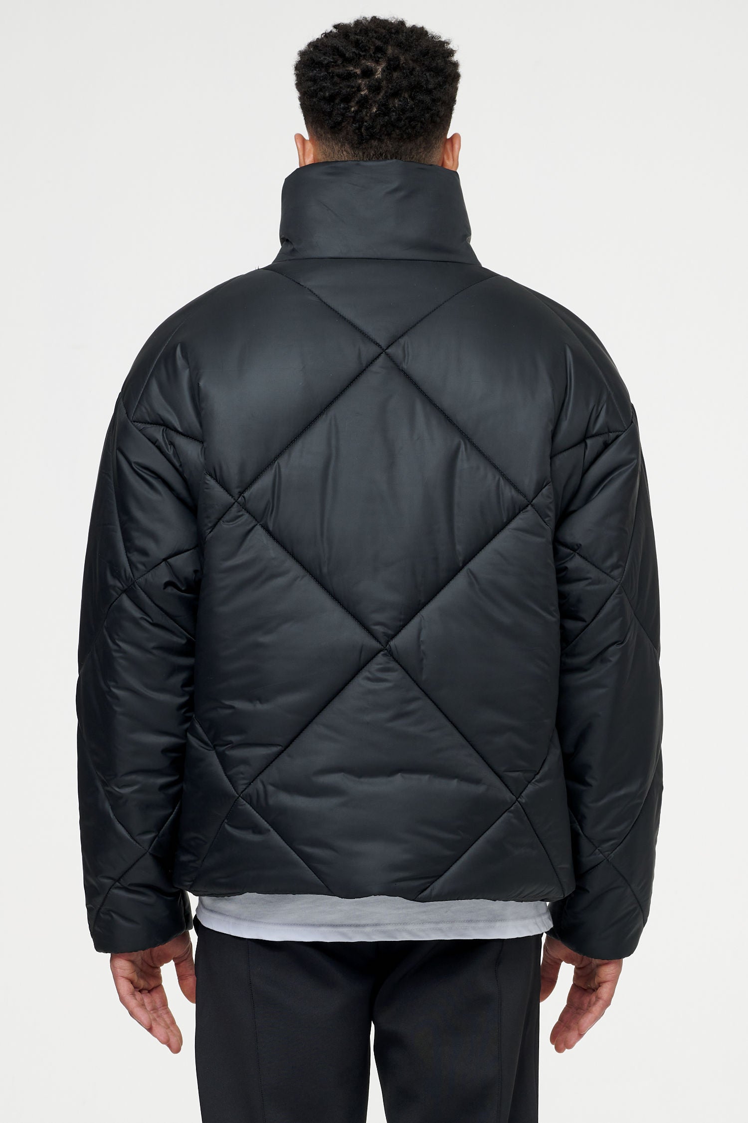 Pegador Labin Quilted Puffer Jacket Black Detailshot aus der PEGADOR® Outerwear 22 Kollektion für Herren